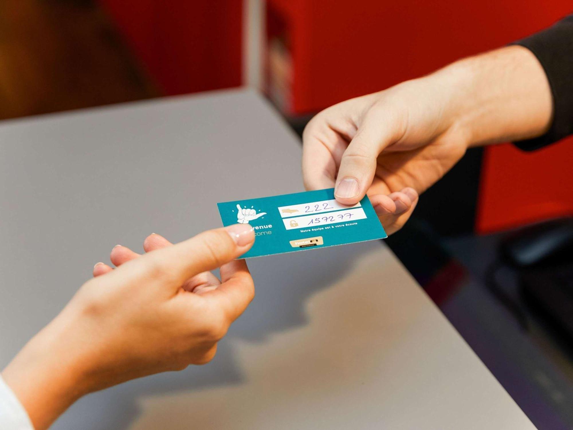 Hotelf1 Avignon Centre Courtine Gare Tgv Ngoại thất bức ảnh